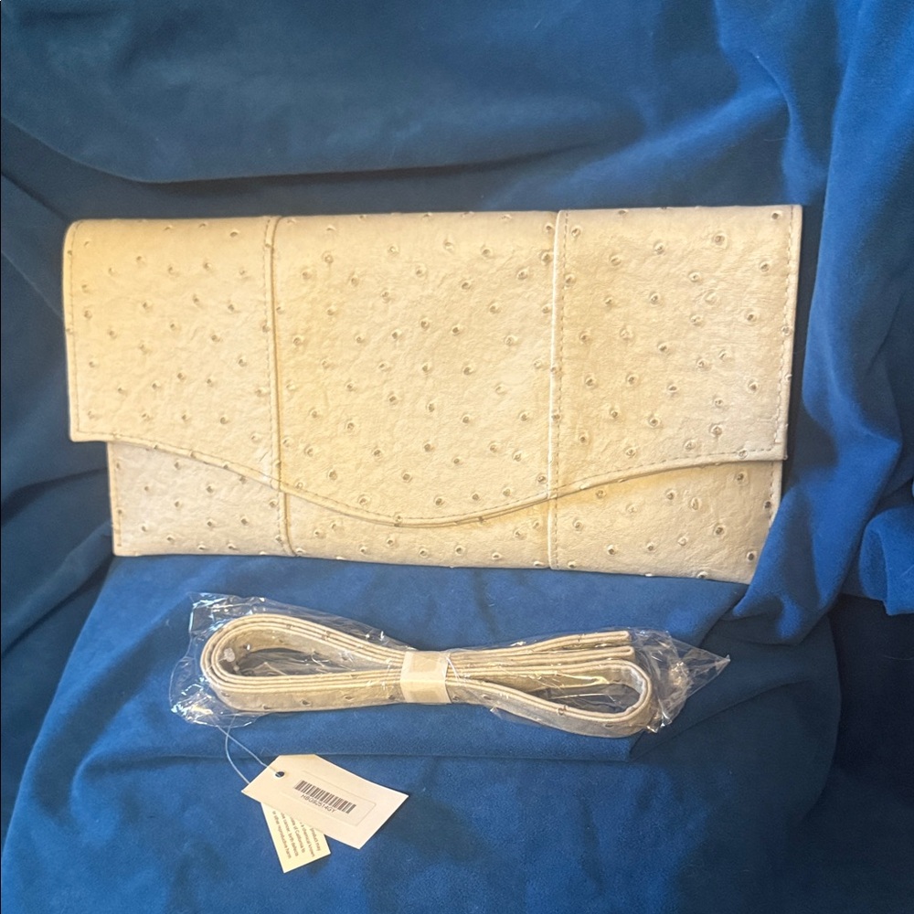 NEW Elegant gray/Cream Clutch Bag  very large . Come with removalble strap